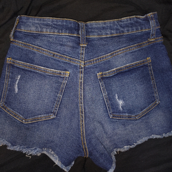 No Boundaries Distressed Denim Shorts - Picture 5 of 7